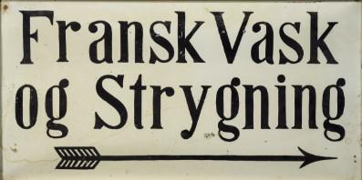 Skilt 'Fransk Vask og Strygning', indrammet, metal, 1900-tallet -  Lauritz.com