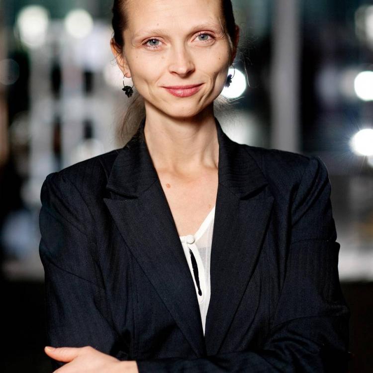 DR's Matilde Kimer insisterer på at foretage sig noget meningsfuldt udover familien. Foto: Agnete Schlichtkrull