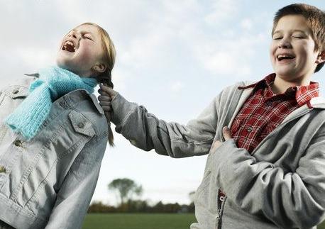 boy-pulling-girls-hair.jpg