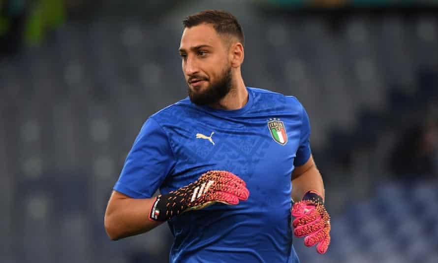Gianluigi Donnarumma joins PSG as Gianluigi Buffon goes back to Parma |  Paris Saint-Germain | The Guardian
