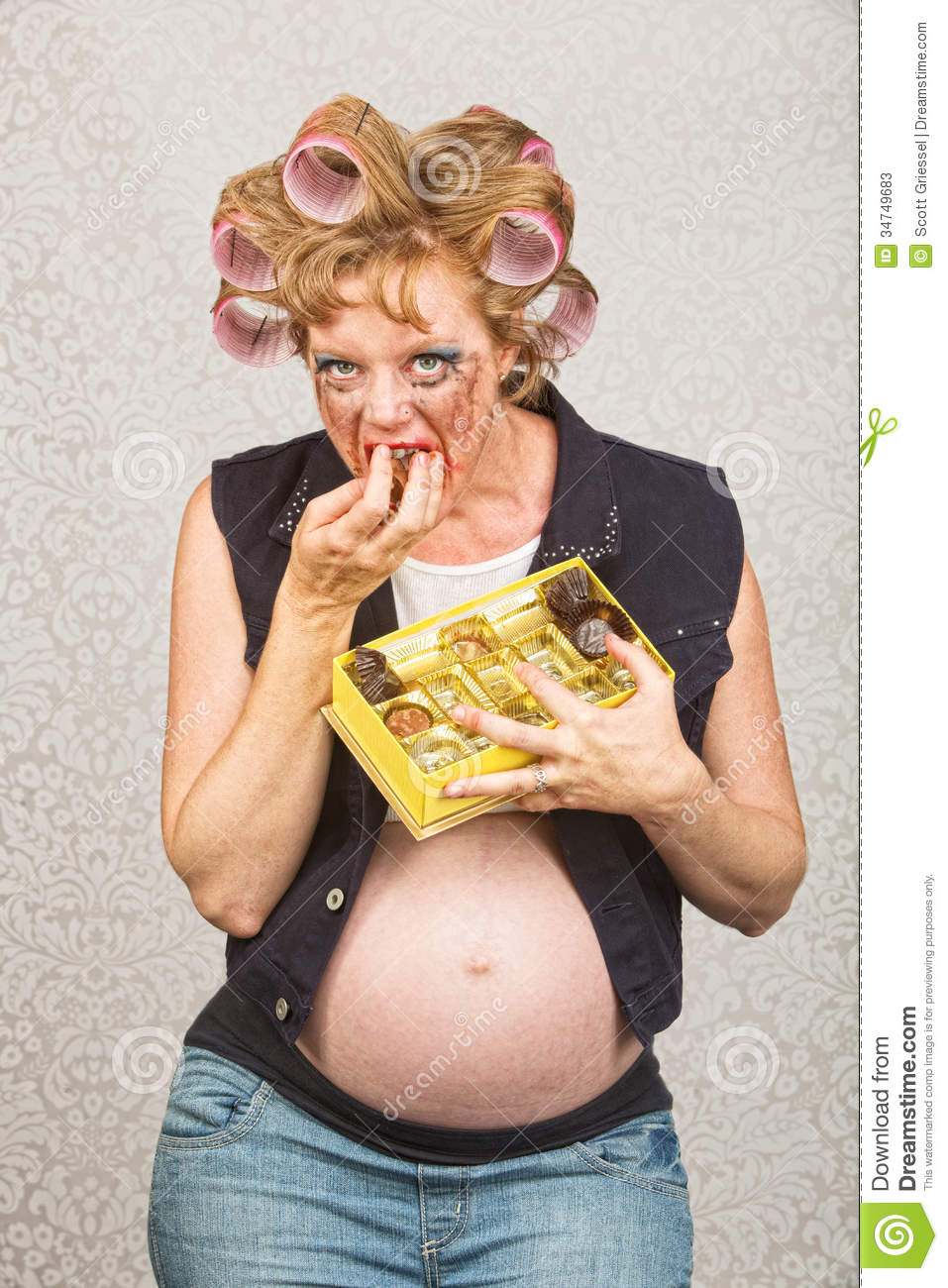 pregnant-lady-pigging-out-hillbilly-fema