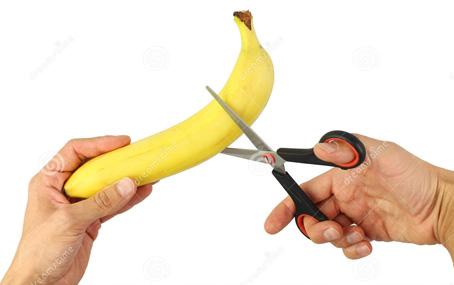 try-to-cut-banana-scissors-28944042.jpg